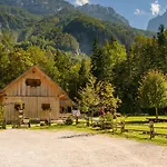 Hotel Eko Hisa-eco House Na Razpotju Solčava