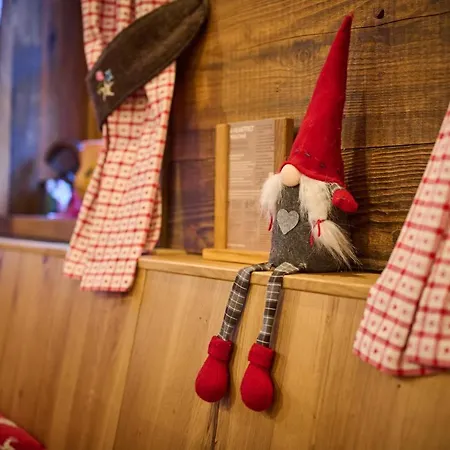 Otel Eko Hisa-eco House Na Razpotju