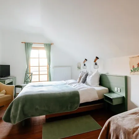 Hotell Eko Hisa-eco House Na Razpotju