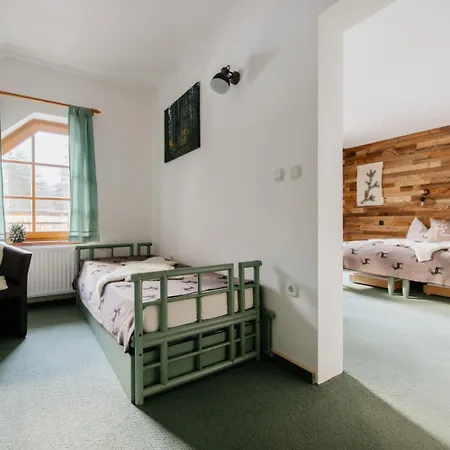 Eko Hisa-eco House Na Razpotju Otel