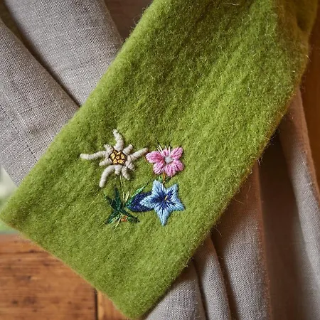 Otel Eko Hisa-eco House Na Razpotju 3*