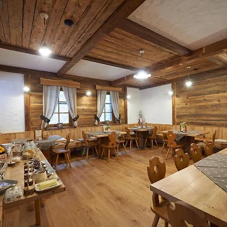 Eko Hisa-eco House Na Razpotju Hotel