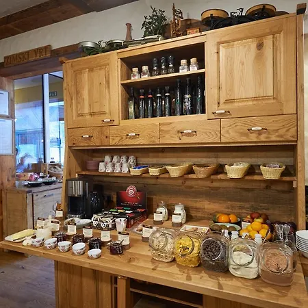 Eko Hisa-eco House Na Razpotju Hotel