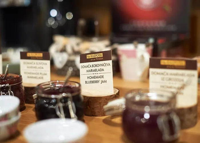 Otel Eko Hisa-eco House Na Razpotju